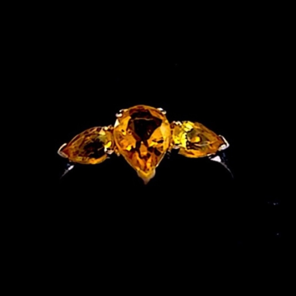 Topaz Pear Shaped Ring, flanked by 2 smaller Topaz🌟Price Drop🌟 - Picture 9 of 15
